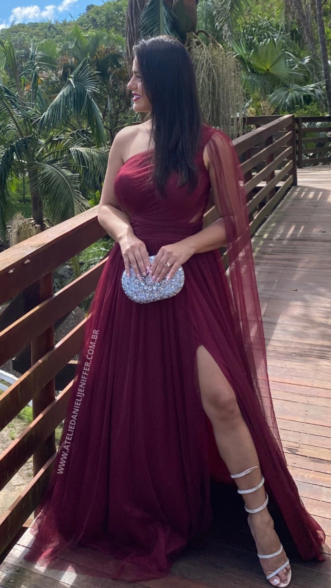 Vestido Longo Rafa Marsala Alça Ùnica Manga Solta