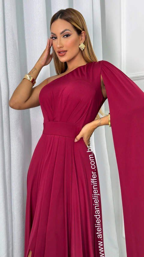 Vestido Longo Com Recortes Marsala Alça Única Manga Solta E Fenda Mavi - comprar online