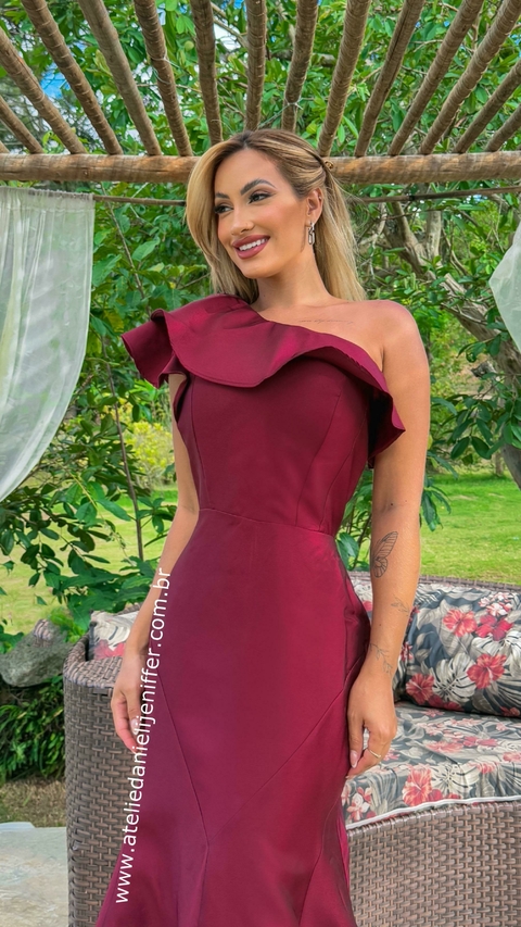 Vestido Longo Marsala Jade Sereia Um Ombro Só Com Babado - comprar online
