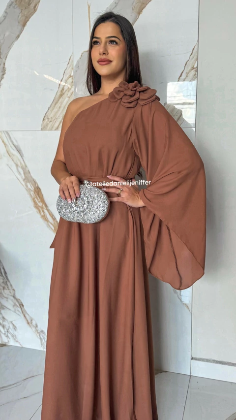 Vestido Flor Fluido Manga Nula Solta Com Cinto Removível Marrom Mocha Mousse