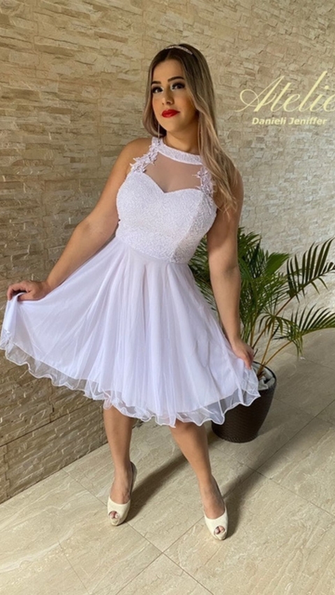 Vestido Curto Branco Com Decote Coração