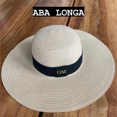 Imagem do kit bolsa alça bambu iniciais com chapéu e 1 faixa