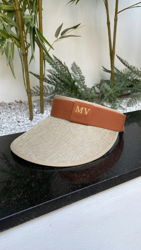 viseira com faixa caramelo