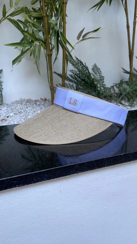 viseira com faixa branca