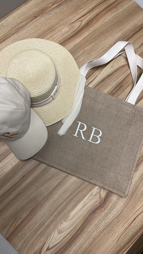 kit bolsa juta alça off white+chapeu Paris+bone