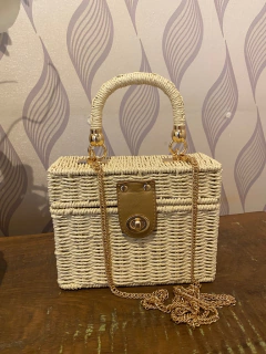 Bolsa FLASH COM FORRO E ALÇA LONGA REMOVÍVEL na internet