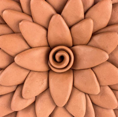 Flor de Parede Dália - Guel da Tita - Manawa  Design - Loja de Arte Brasileira