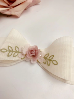 Recorte de raminho com 7 folhas vazada - comprar online