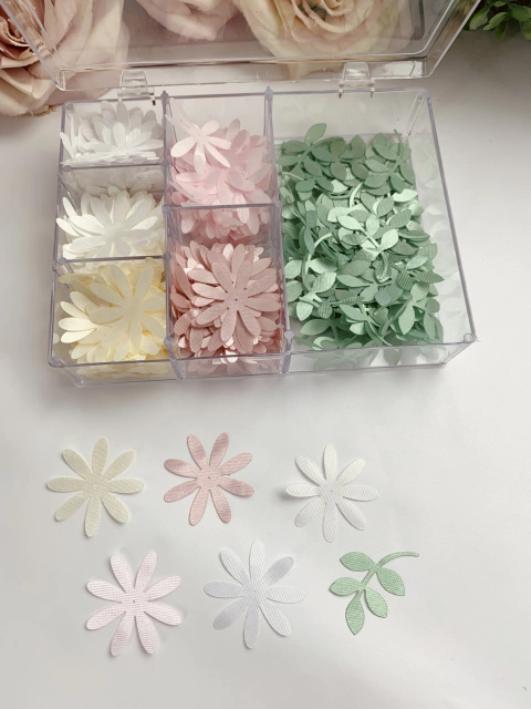 Kit com 525 apliques margaridas e ramos e borboletas