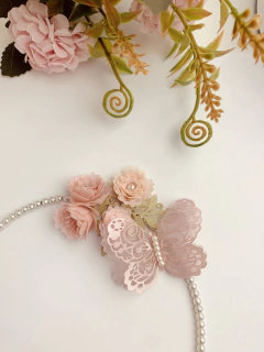 Aplique de borboleta vazada em cetim rendada modelo 6 na internet