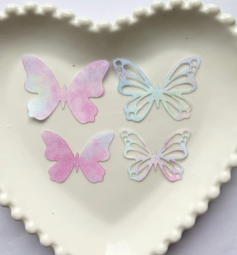 Aplique de borboleta vazada 2,5 e 3 cm - Tie dye