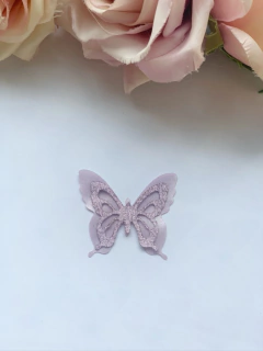 Aplique de borboleta vazada em lurex e cetim na internet