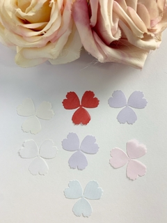 Kit com 500 apliques de petalas em voil - Drimia
