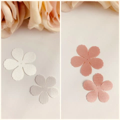 Aplique de flores em Cetim com furo corte duplo no meio modelo 1