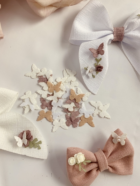 Aplique de MINI borboletas em LINHO