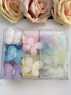 Kit com 500 apliques de borboletas voil e cetim - 2,5 e 3cm - Drimia