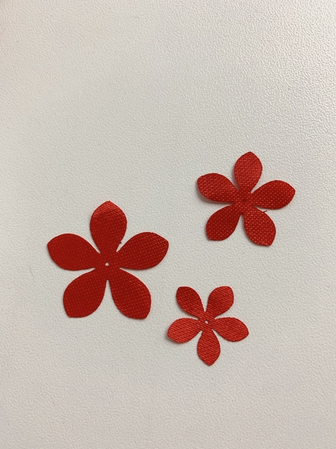 Modelo 5 COM FURO- tamanhos (1,5cm,2cm e 2,5cm)