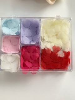 Kit com 500 apliques de petalas em voil