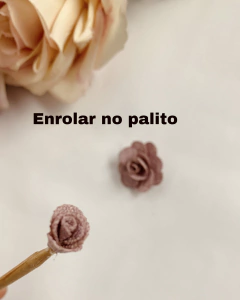 Imagem do FLORES EM LINHO PARA MONTAR