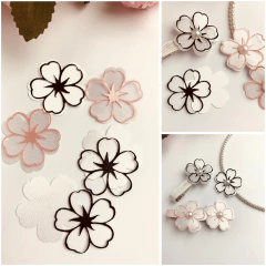 FLOR vazada cetim e fundo cetim