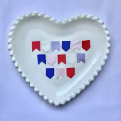 Kit com 5 cores de apliques de bandeirinha para festa junina