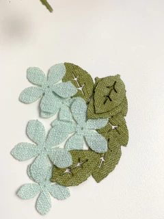 Modelo 5 COM FURO LINHO 2 TAMANHOS e folhas