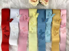 Aplique de borboleta vazada em Gorgurão