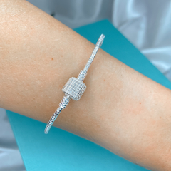Pulseira para berloques fecho cravejado