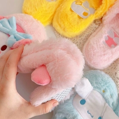 Pantufas sanrio personagens: Mymelody, pompompurin, cinnamoroll e hello Kitty - comprar online