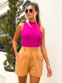 SHORTS AURORA LINHO AMÊNDOA na internet