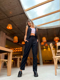 Imagem do COLETE LINHO LEOPOLDINA PRETO