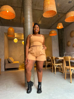 SHORTS AURORA LINHO AMENDOA na internet