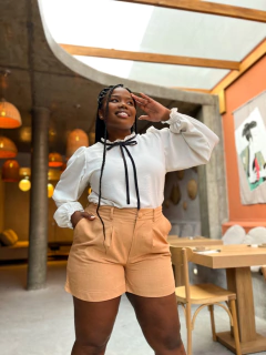 SHORTS AURORA LINHO AMENDOA na internet