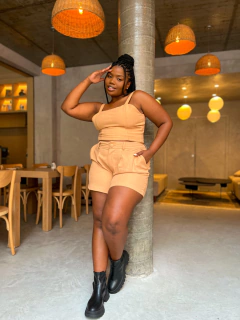 SHORTS AURORA LINHO AMENDOA