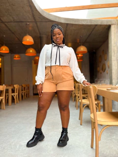 SHORTS AURORA LINHO AMENDOA - comprar online