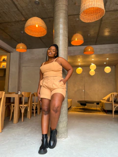 SHORTS AURORA LINHO AMENDOA na internet
