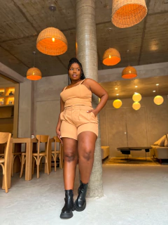 SHORTS AURORA LINHO AMENDOA