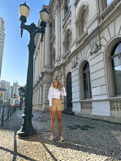 SHORTS AURORA LINHO AREIA