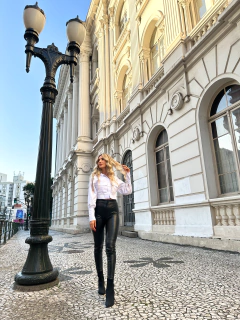 CAMISA CROPPED FLORENÇA BRANCA na internet