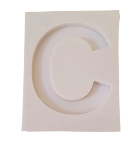 Letra C - 6cm cod 2493