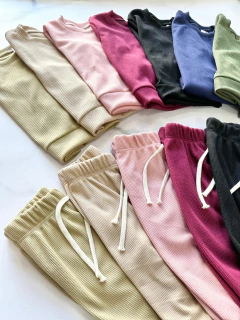 CONJUNTO LISO DE WAFFLE - comprar online