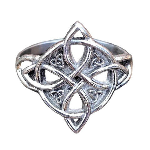 Anillo Nudo de Bruja con Triquetas