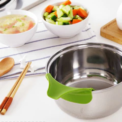 Bico Funil Escorredor Derramador para panelas - comprar online