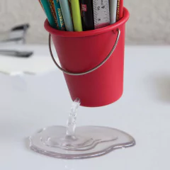 Porta Trecos Balde Furado Surreal multiuso - comprar online