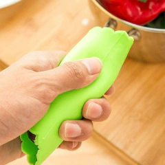 Tubo Rolo Descascador de alho estilo japonês em silicone - comprar online