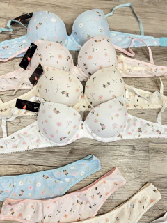 Conjunto con arco estampado