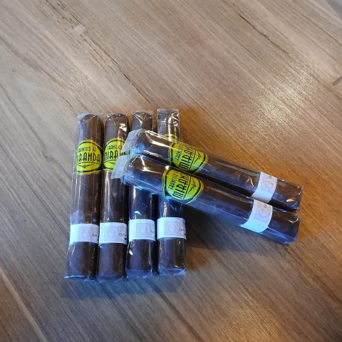 FRANCISCO DE MIRANDA - ROBUSTO AMARILLO (CAJA x25)