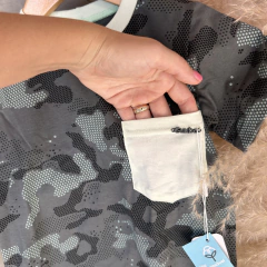 Camiseta camuflada com bolso - Guube - comprar online