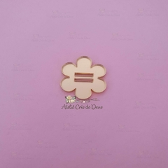 Passador de elástico em acrílico flor de 6 petálas