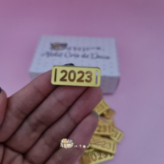 Plaquinha acrílica 2023 - Ateliê Cris de Deus